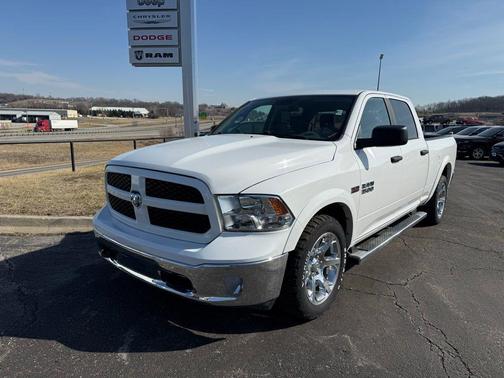 2017 RAM 1500 SLT