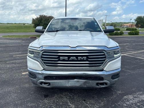 Ivory White Tri-Coat Pearlcoat 2019 RAM 1500 Longhorn