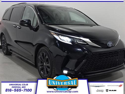 2022 Toyota Sienna XSE 7 Passenger