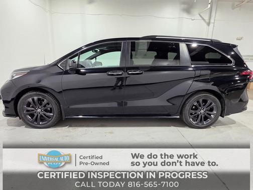 2022 Toyota Sienna XSE 7 Passenger