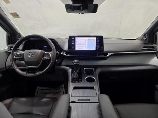 2022 Toyota Sienna XSE 7 Passenger