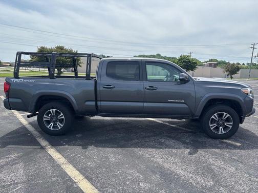 Magnetic Gray Metallic 2018 Toyota Tacoma TRD Sport