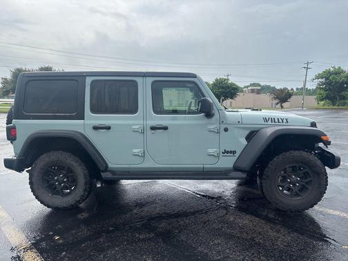 Earl Clearcoat 2024 Jeep Wrangler Willys