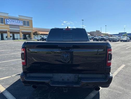 Diamond Black Crystal Pearlcoat 2019 RAM 1500 Rebel