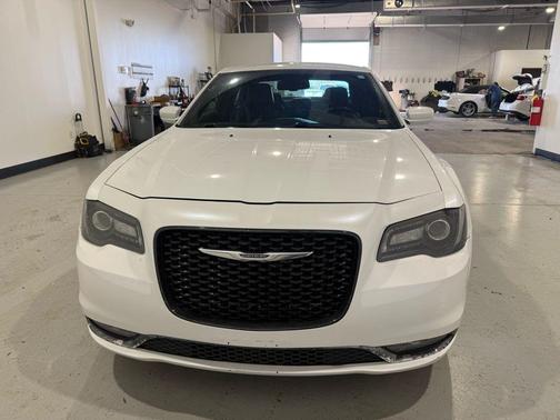 2016 Chrysler 300 S