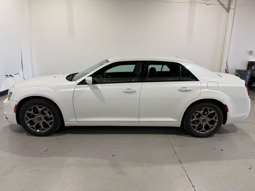 2016 Chrysler 300 S