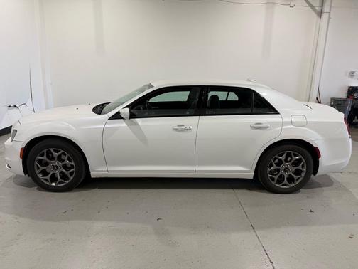 2016 Chrysler 300 S