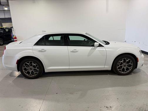 2016 Chrysler 300 S