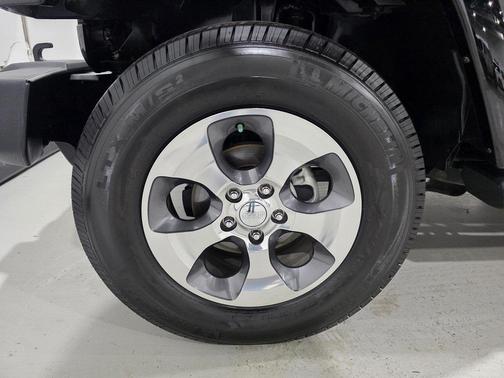 2018 Jeep Wrangler JK Sahara