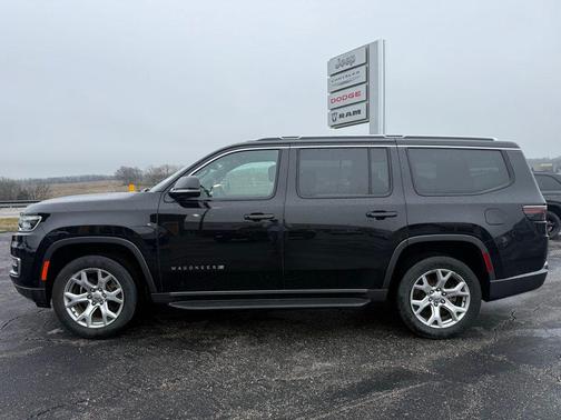 Diamond Black Crystal Pearlcoat 2022 Jeep Wagoneer Series II 4x4