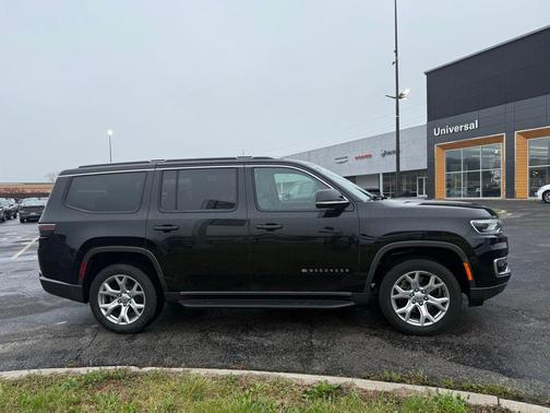 Diamond Black Crystal Pearlcoat 2022 Jeep Wagoneer Series II 4x4
