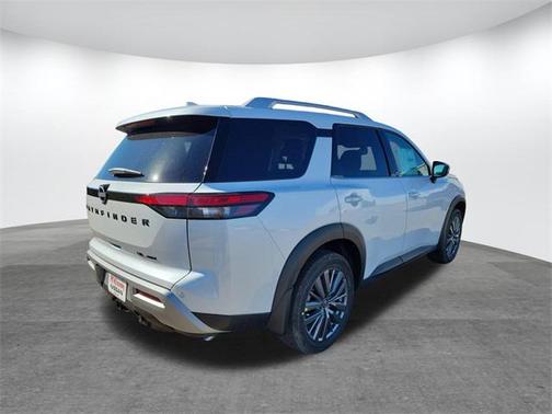 2025 Nissan Pathfinder SL 4WD