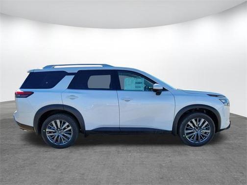 2025 Nissan Pathfinder SL 4WD