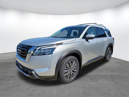 2025 Nissan Pathfinder SL FWD