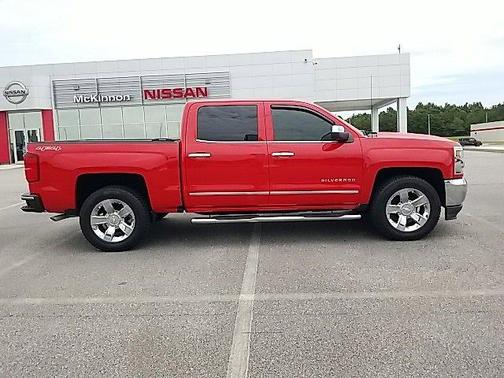 Photo 4 of 29 of 2017 Chevrolet Silverado 1500 LTZ
