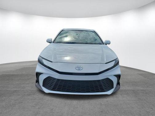 Ice Cap 2025 Toyota Camry SE