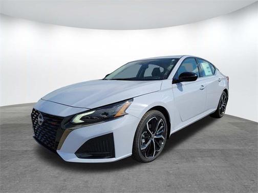 2025 Nissan Altima SR FWD