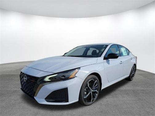 2025 Nissan Altima SR FWD