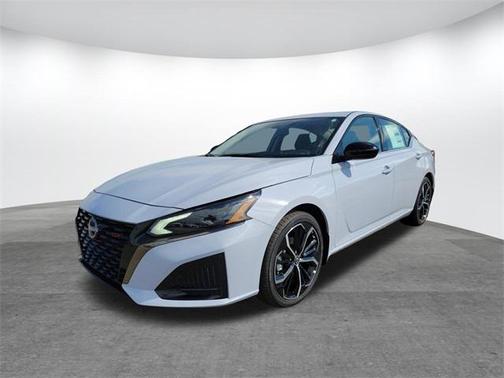 2025 Nissan Altima SR FWD