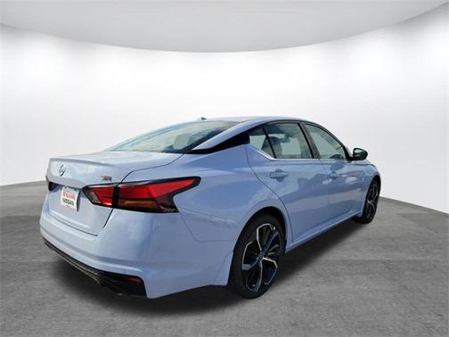 2025 Nissan Altima SR FWD