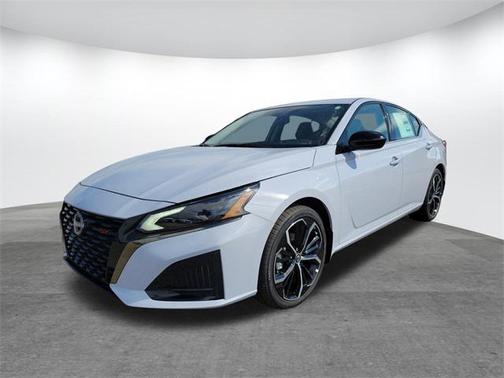 2025 Nissan Altima SR FWD