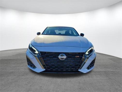 2025 Nissan Altima SR FWD