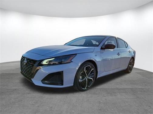 2025 Nissan Altima SR FWD