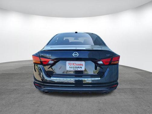 2022 Nissan Altima SR FWD