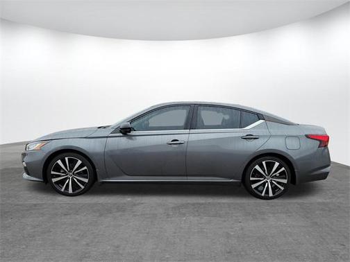 2021 Nissan Altima SR FWD