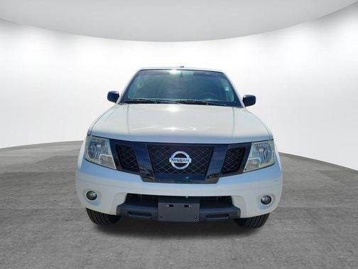 Glacier White 2018 Nissan Frontier SV