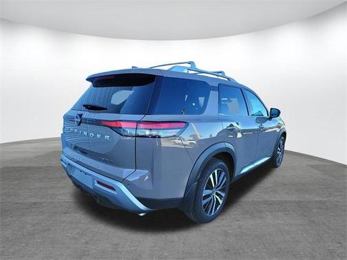 2025 Nissan Pathfinder Platinum FWD