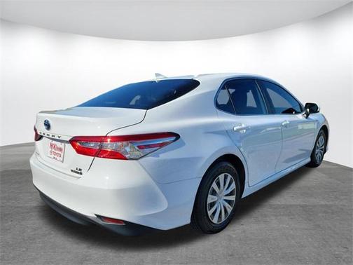 2019 Toyota Camry Hybrid LE