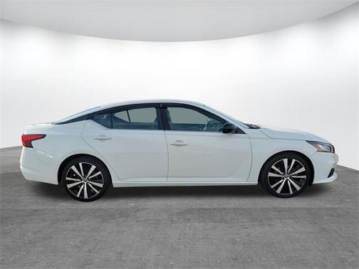 2020 Nissan Altima SR FWD