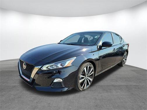 2022 Nissan Altima SR FWD