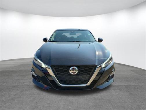 2022 Nissan Altima SR FWD