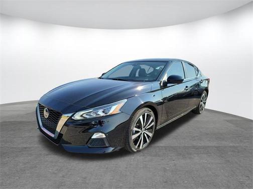 2022 Nissan Altima SR FWD