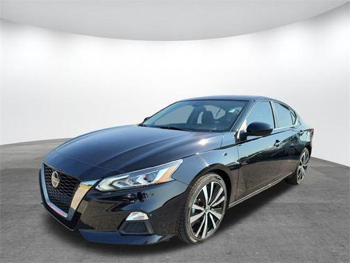 2022 Nissan Altima SR FWD