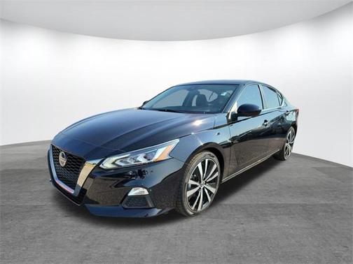 2022 Nissan Altima SR FWD