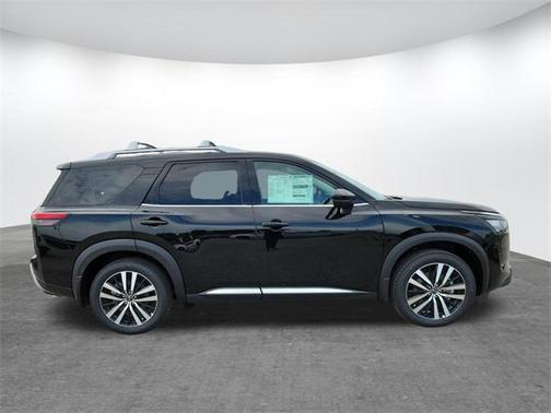 2025 Nissan Pathfinder Platinum FWD