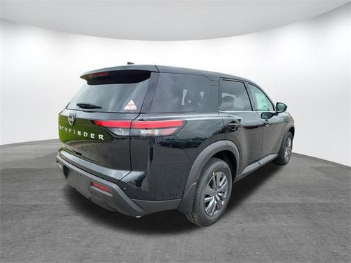 2025 Nissan Pathfinder S FWD
