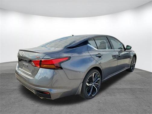 2025 Nissan Altima SR FWD