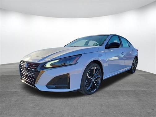 2025 Nissan Altima SR FWD