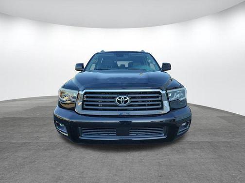 2022 Toyota Sequoia SR5