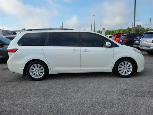 2015 Toyota Sienna XLE