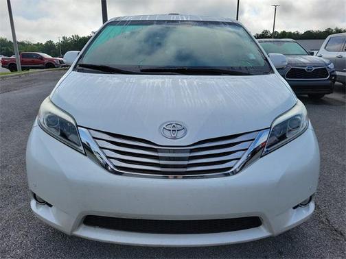 2015 Toyota Sienna XLE