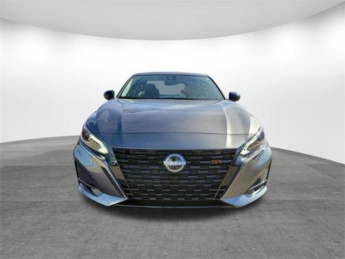 2025 Nissan Altima SR FWD