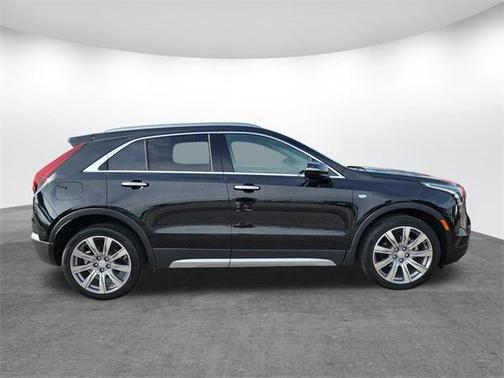 2021 Cadillac XT4 Premium Luxury