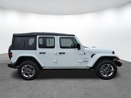 2023 Jeep Wrangler 4-Door Sahara 4x4