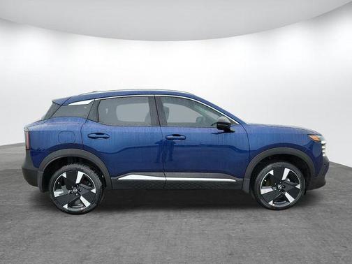 Deep Blue Pearl 2026 Nissan Kicks SR