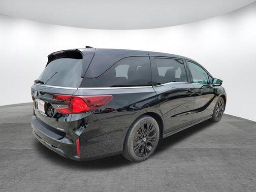Crystal Black Pearl 2025 Honda Odyssey Sport-L